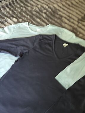 Womens Lands End V-Neck Long Sleeve In Navy and Light Blue